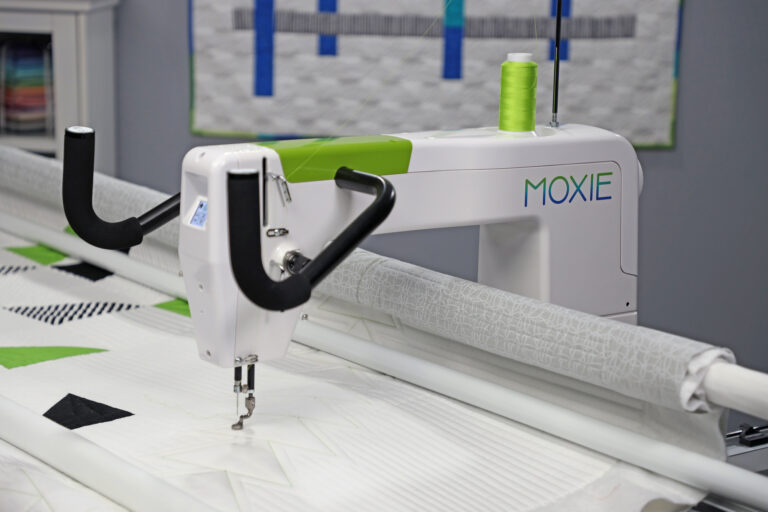 Handi Quilter Moxie with Little Foot Frame QM09301-0101