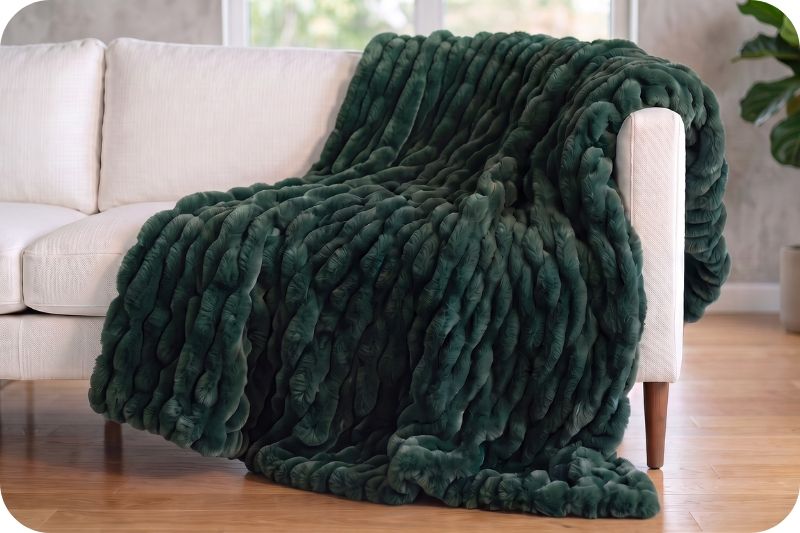 Shannon Fabrics Deluxe 60" x 90" Luxe Cuddle Blanket Milan Solid Forest