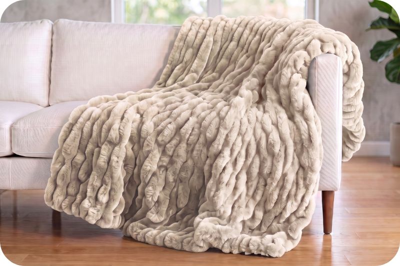 Shannon Fabrics Deluxe 60" x 90" Luxe Cuddle Blanket Milan Solid Pearl