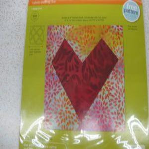 Accuquilt GO Fabric Cutting Die Wonky Heart 6" Finished #55471
