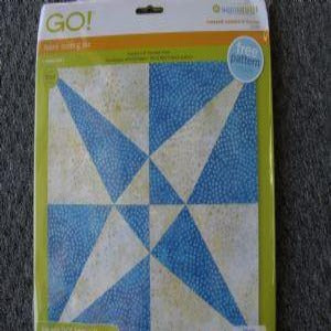 AccuQuilt GO Fabric Cutting Die Crossed Canoes 9" Finished #55181