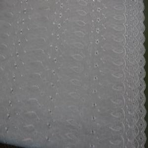 42" DBL Scalloped Eyelet-White (Picture is not accurate)